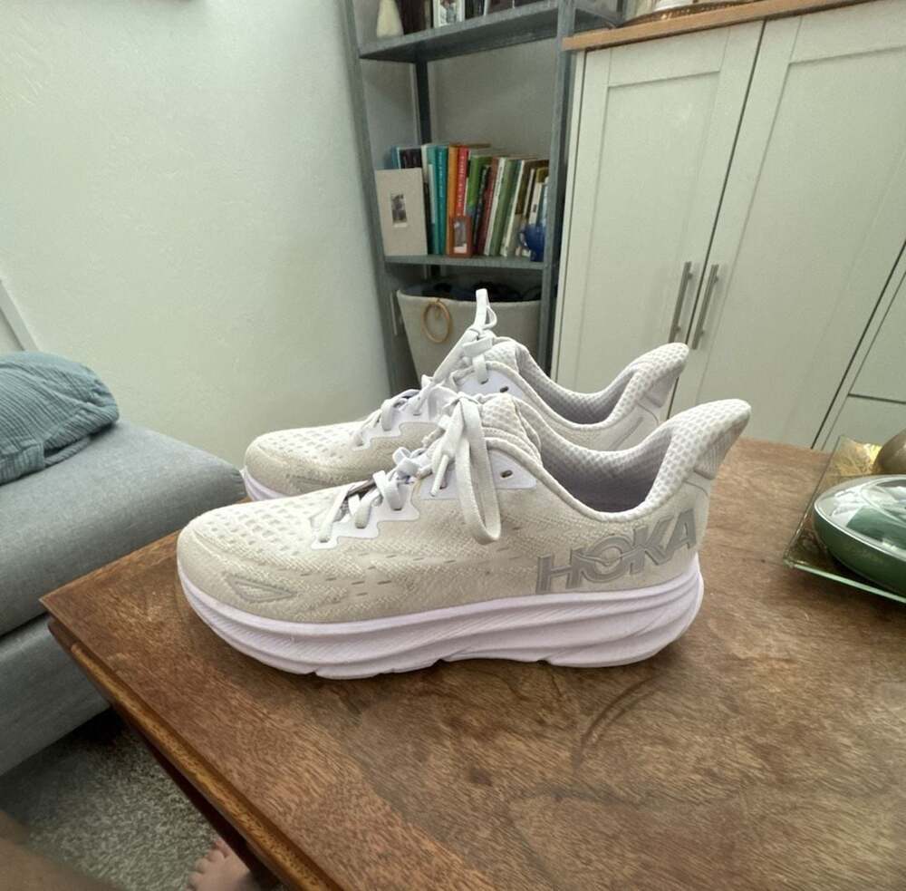 Hoka Clifton 9 Running Shoes Women's Size 10B Nimbus Cloud White